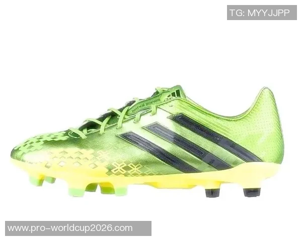 足球中场球员选择鞋子的技巧与推荐款式解析