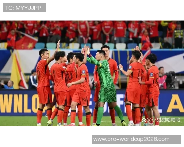 足球宝贝拉票活动盛况空前球迷热情高涨助力球队争冠之路